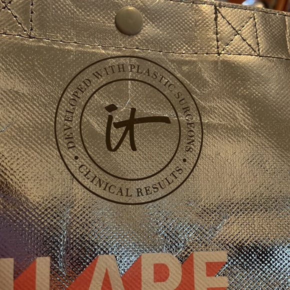 ⭐️5/25$ It cosmetics reusable bag - Picture 2 of 5